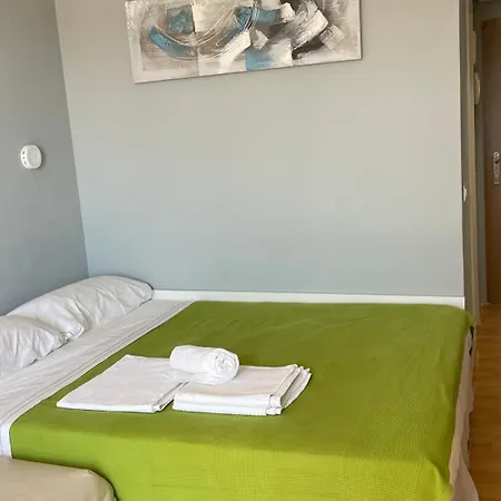 ,apartamento-estudio Primera Linea De Playa Bed & Breakfast Benalmádena