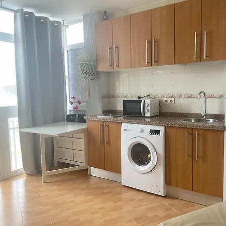 ,apartamento-estudio Primera Linea De Playa Bed & Breakfast Benalmádena